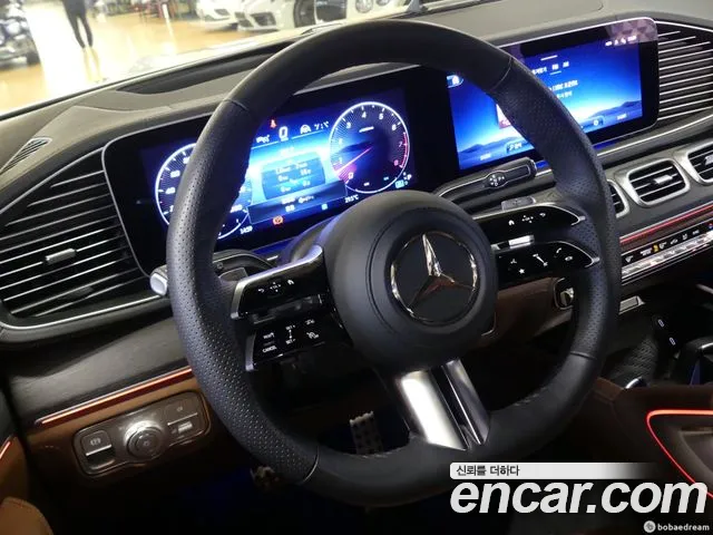 Mercedes-Benz GLS-Class — фото 12