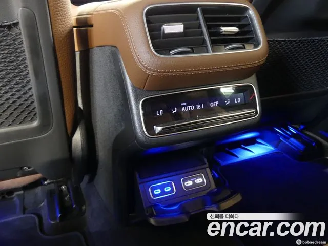 Mercedes-Benz GLS-Class — фото 14