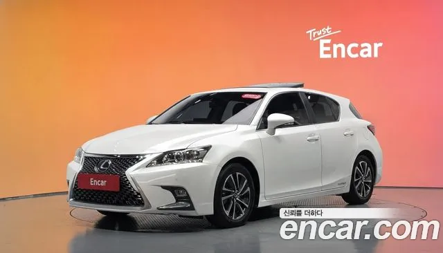 Lexus CT200h — фото 20