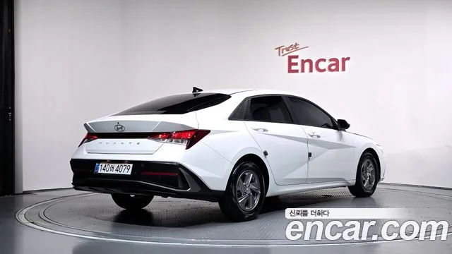 Hyundai Avante — фото 2
