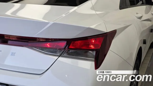 Hyundai Avante — фото 23