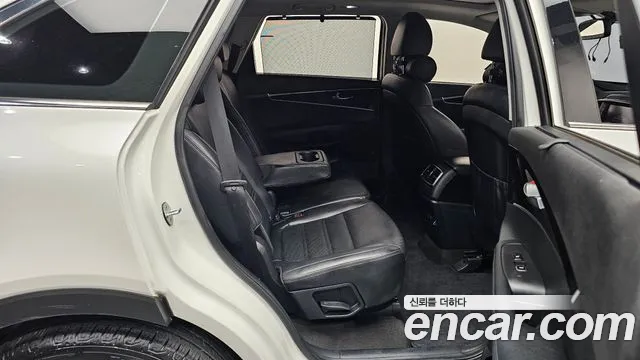 Kia Sorento — фото 11