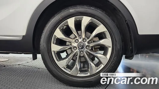 Kia Sorento — фото 21
