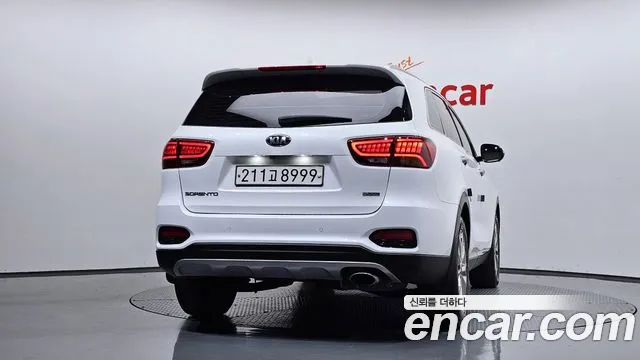 Kia Sorento — фото 4