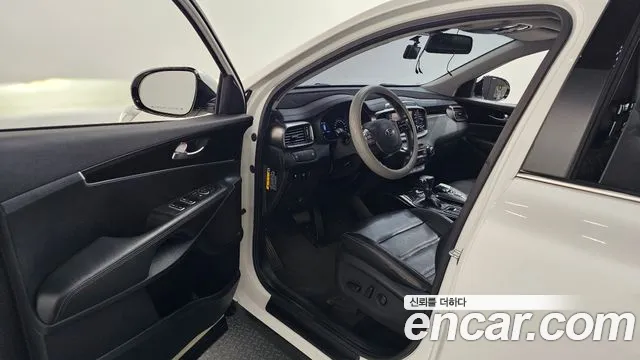 Kia Sorento — фото 10