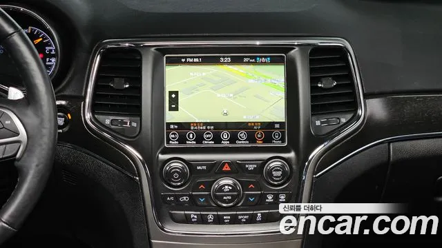 Jeep Cherokee — фото 12