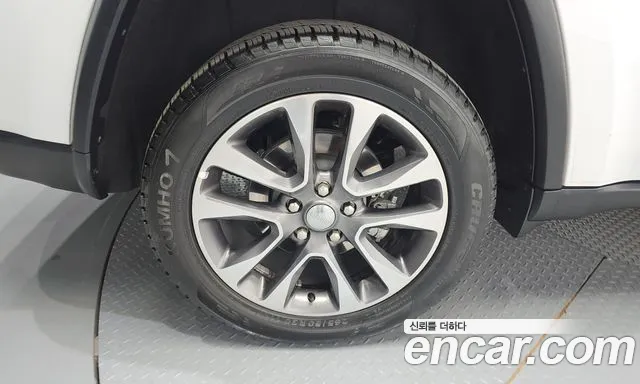 Jeep Cherokee — фото 4