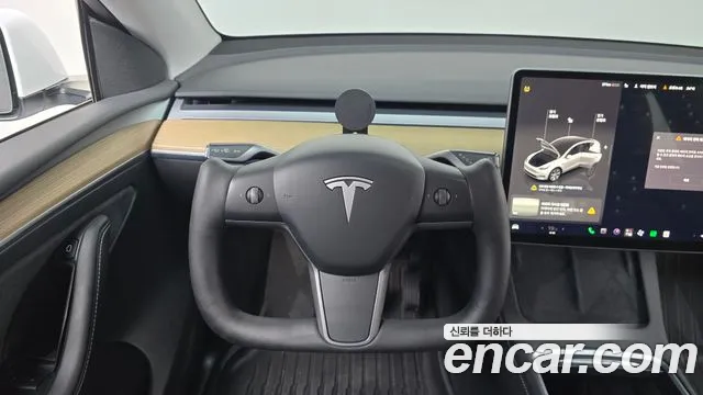 Tesla Model Y — фото 13