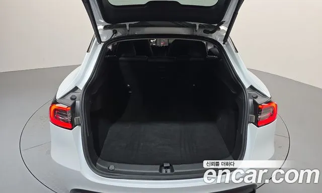 Tesla Model Y — фото 17