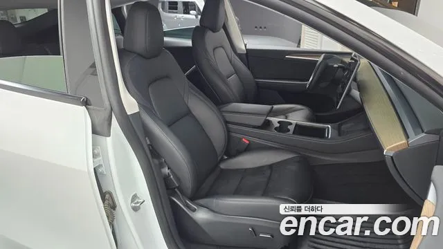 Tesla Model Y — фото 18