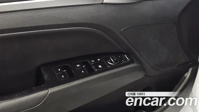 Hyundai Avante — фото 27
