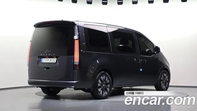 Hyundai Staria — фото 2
