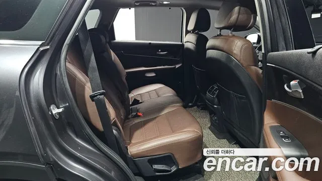 Kia Sorento — фото 11