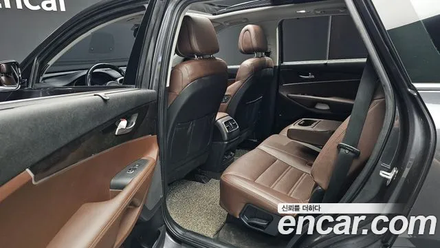 Kia Sorento — фото 12