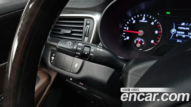 Kia Sorento — фото 17