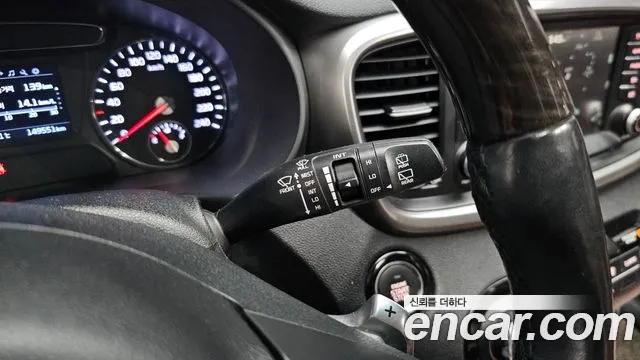 Kia Sorento — фото 18