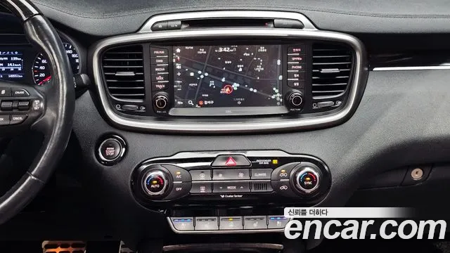 Kia Sorento — фото 19