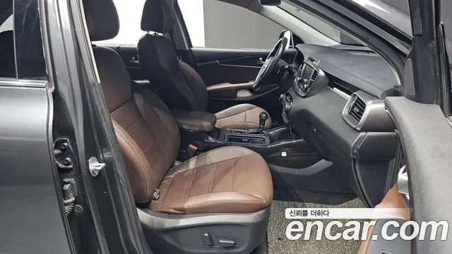 Kia Sorento — фото 26