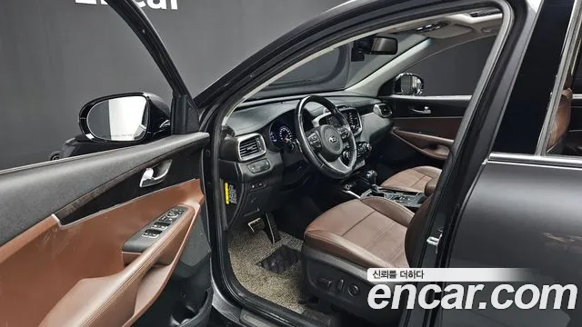 Kia Sorento — фото 10