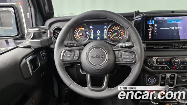 Jeep Wrangler — фото 12