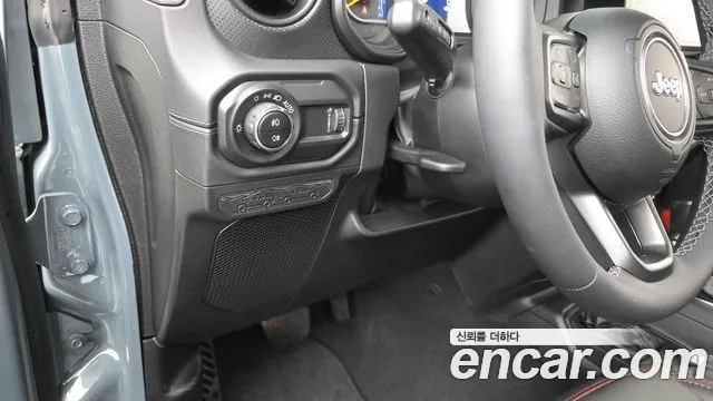 Jeep Wrangler — фото 17