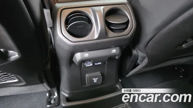 Jeep Wrangler — фото 19