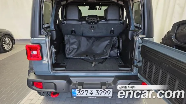 Jeep Wrangler — фото 20