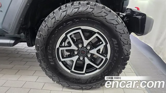Jeep Wrangler — фото 21