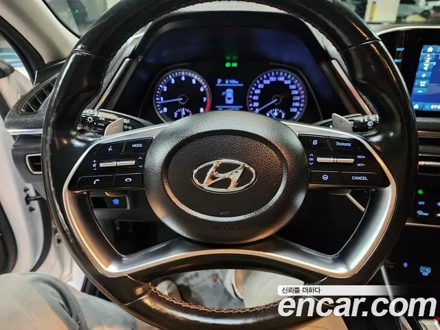 Hyundai Sonata — фото 15