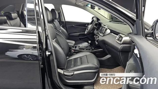 Kia Sorento — фото 11