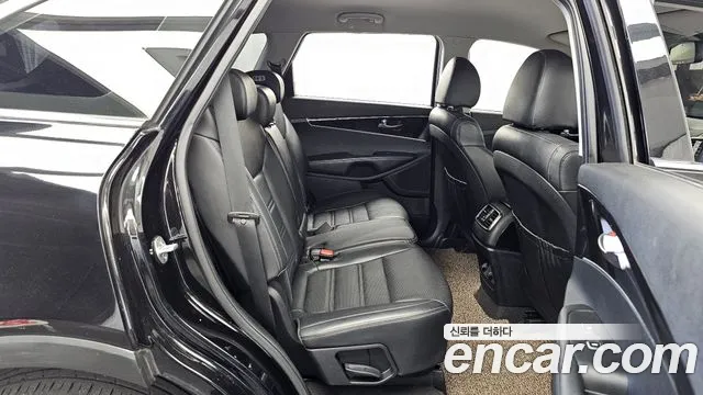 Kia Sorento — фото 12