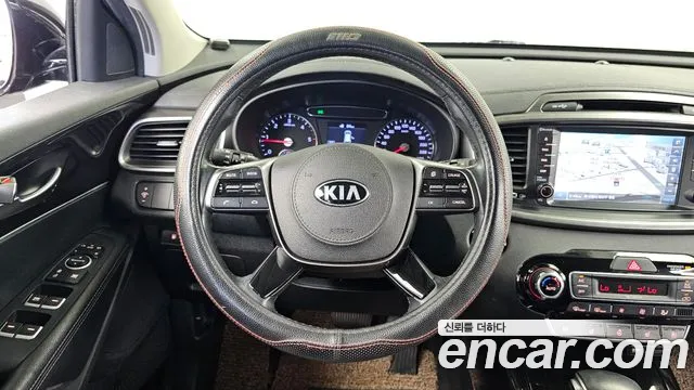 Kia Sorento — фото 13