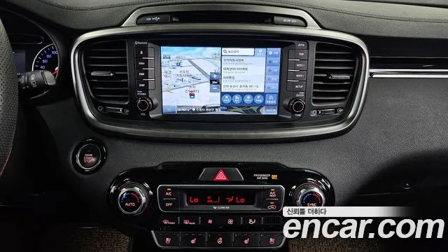 Kia Sorento — фото 14
