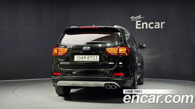 Kia Sorento — фото 4