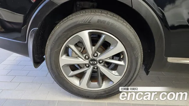 Kia Sorento — фото 5
