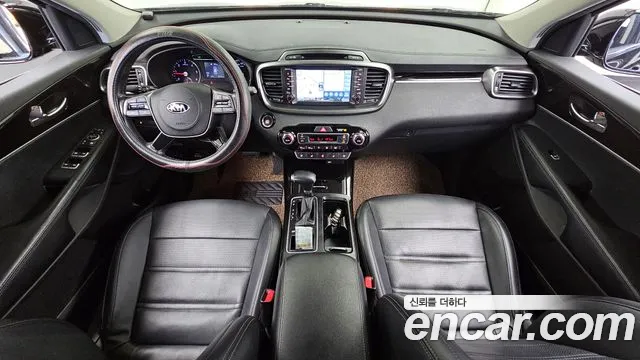 Kia Sorento — фото 7