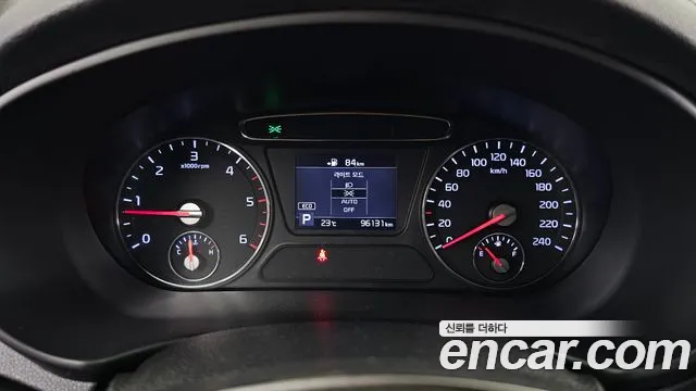 Kia Sorento — фото 8