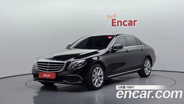 Mercedes-Benz E-Class — фото 1
