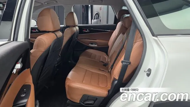 Kia Sorento — фото 11