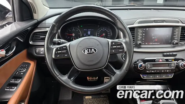 Kia Sorento — фото 12