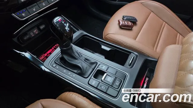 Kia Sorento — фото 8