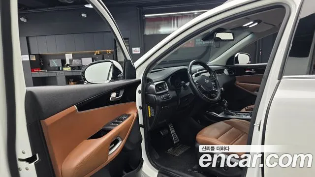 Kia Sorento — фото 9