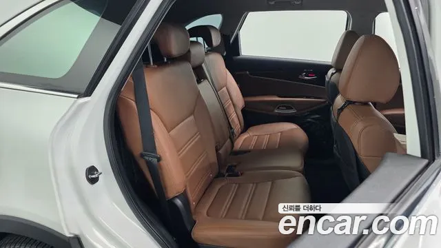 Kia Sorento — фото 10