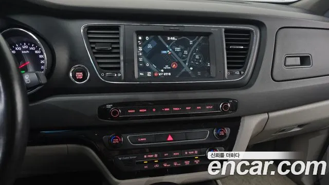 Kia Carnival — фото 14