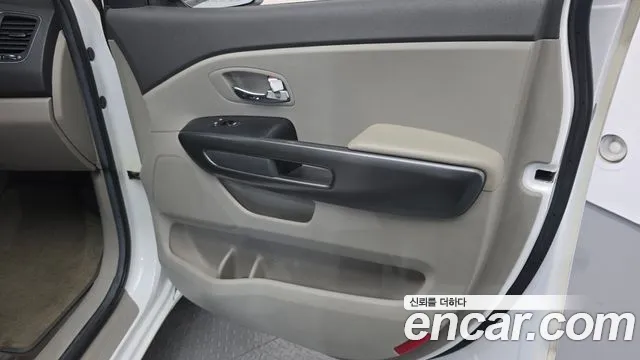 Kia Carnival — фото 25