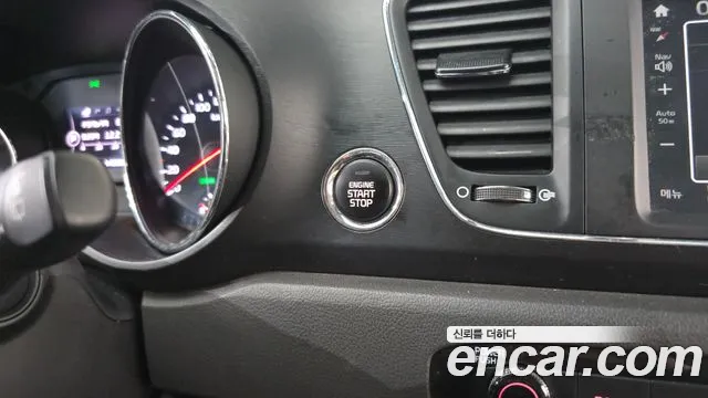 Kia Carnival — фото 27
