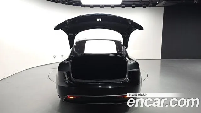 Tesla Model 3 — фото 32