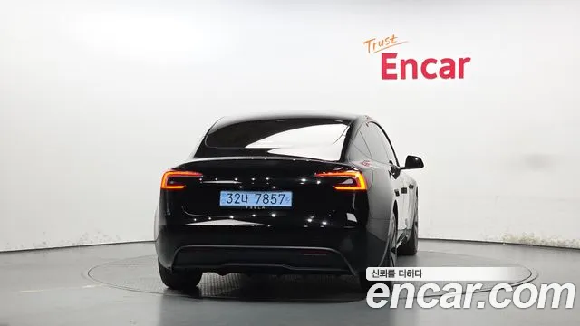Tesla Model 3 — фото 4