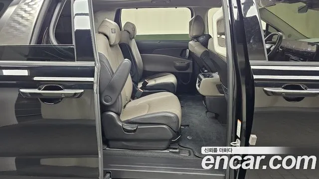 Kia Carnival — фото 10