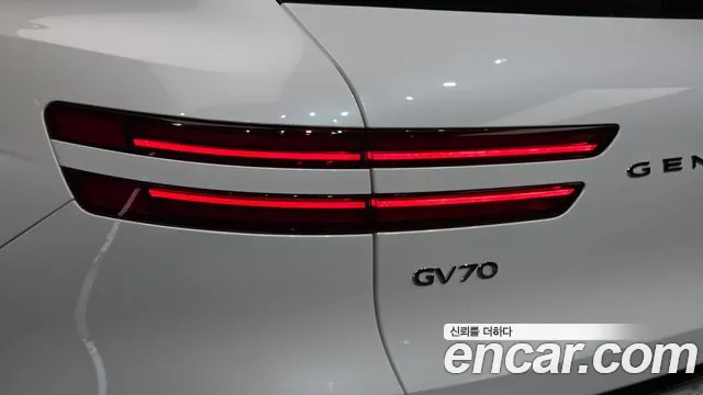 Genesis GV70 — фото 23